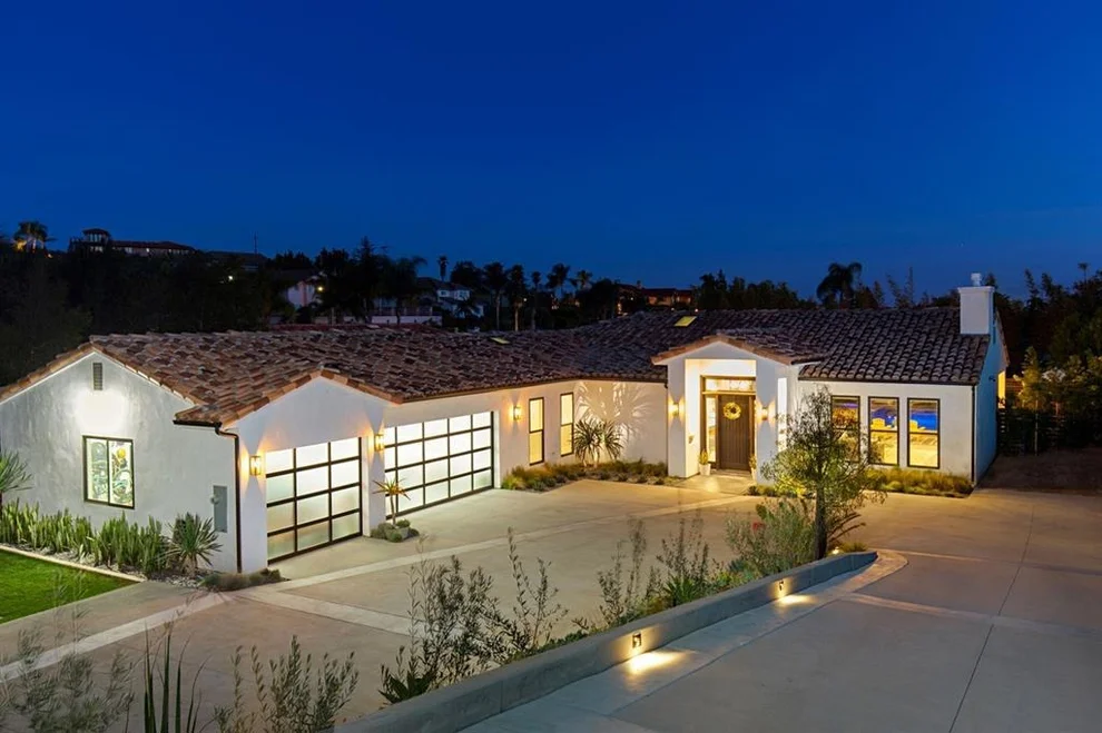 Unit for sale at 2318 Vista Grande Dr, Vista, CA 92084