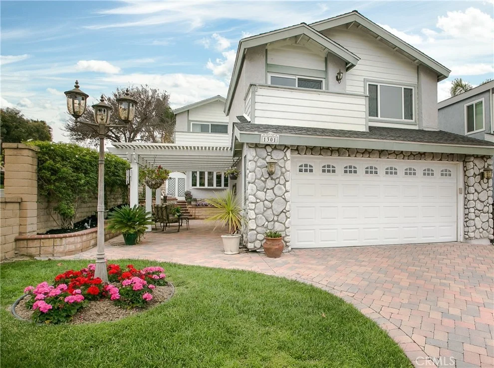 Unit for sale at 1301 Lakeside Lane, Huntington Beach, CA 92648