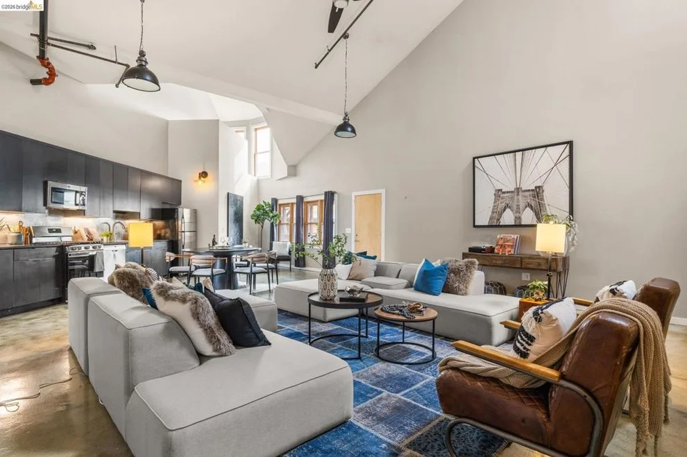 Unit for sale at 2875 Glascock, Oakland, CA 94601