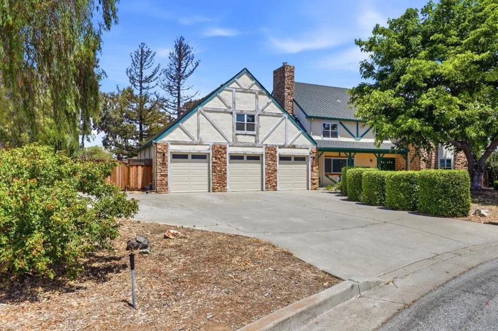 Unit for sale at 130 Sunrise Drive, Hollister, CA 95023