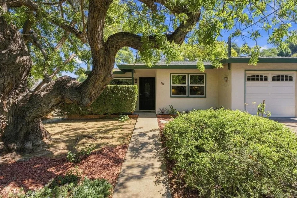 Unit for sale at 4011 Marron, San Diego, CA 92115