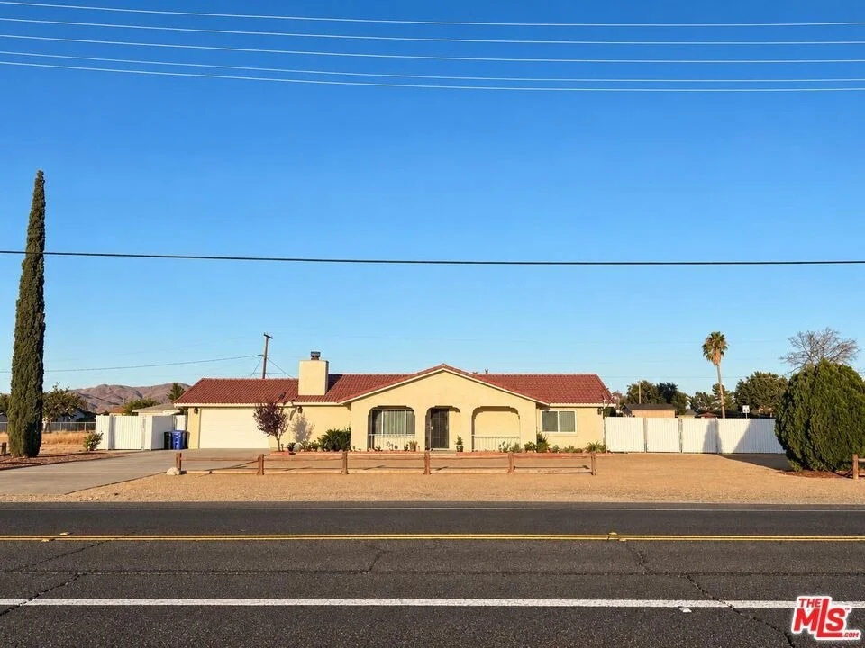 Unit for sale at 11711 Kiowa Road, Apple Valley, CA 92308