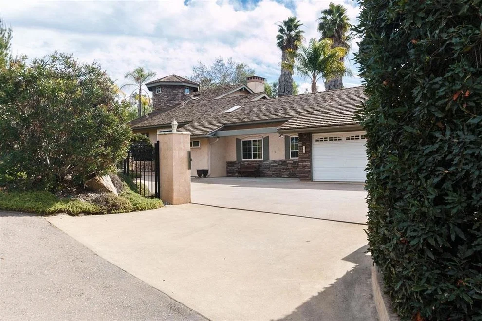 Unit for sale at 545 Ranchito Dr., Escondido, CA 92025
