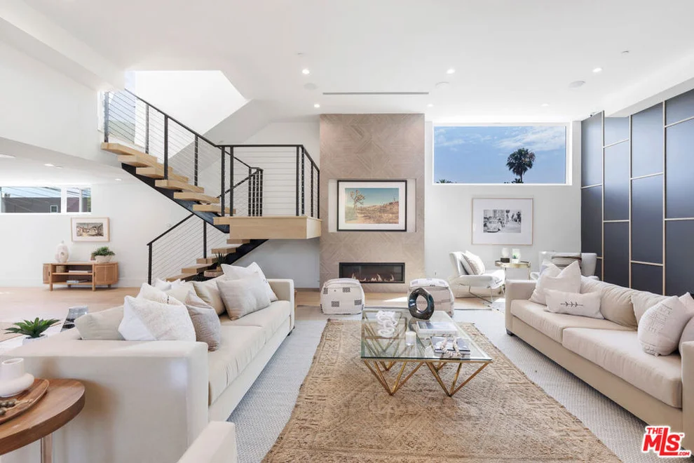 Unit for sale at 658 California Avenue, Venice, CA 90291