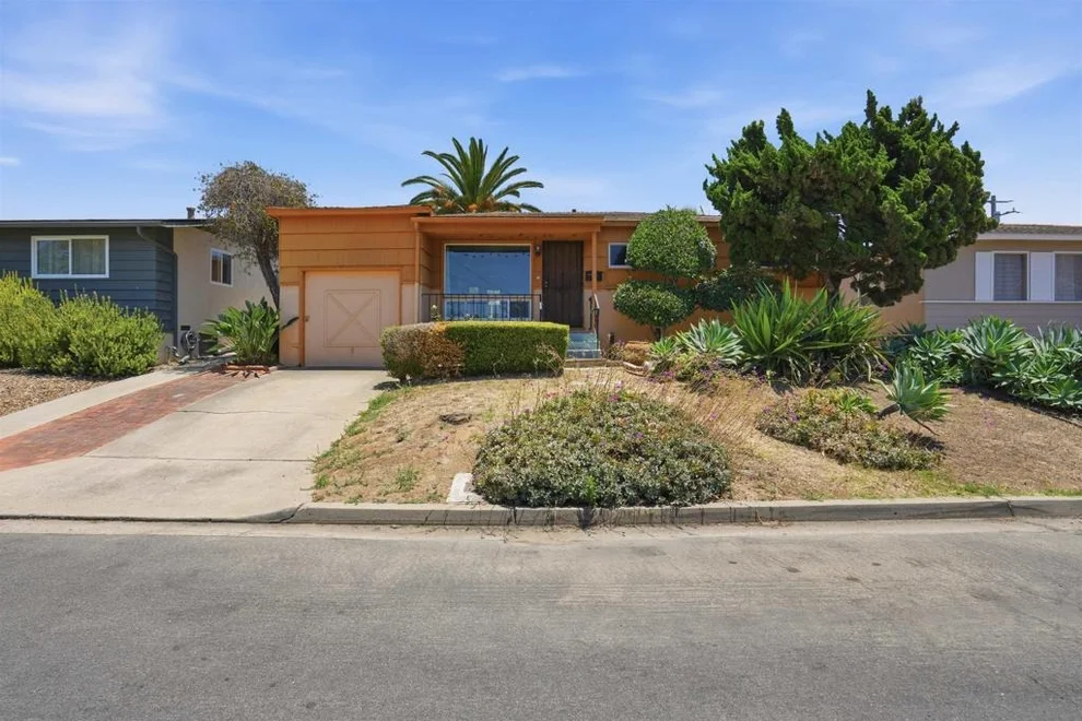 Unit for sale at 1511 Lieta St, San Diego, CA 92110