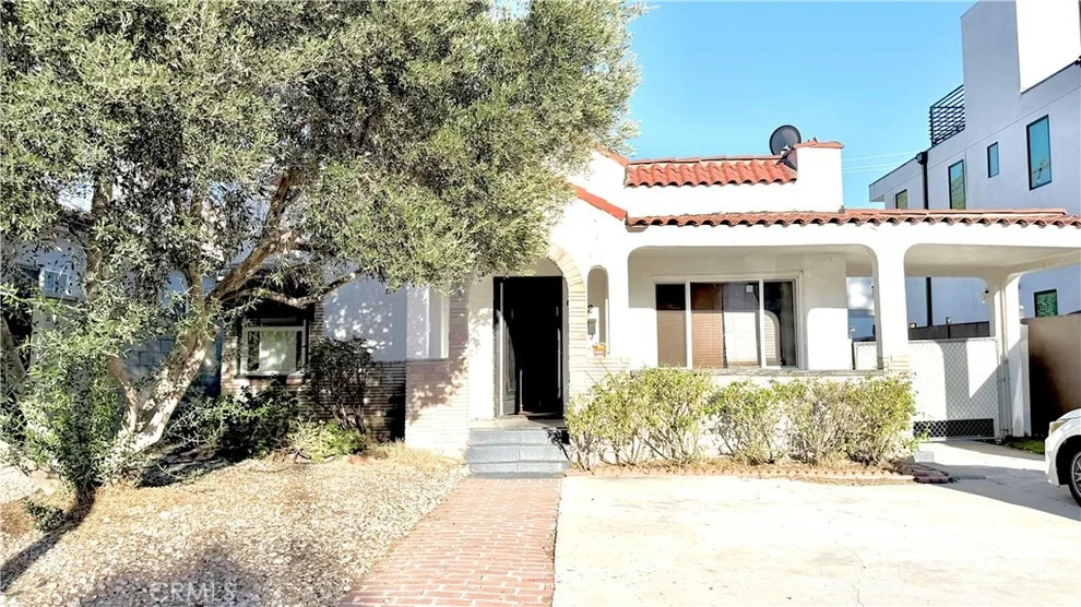 Unit for sale at 632 N Detroit, West Hollywood, CA 90036
