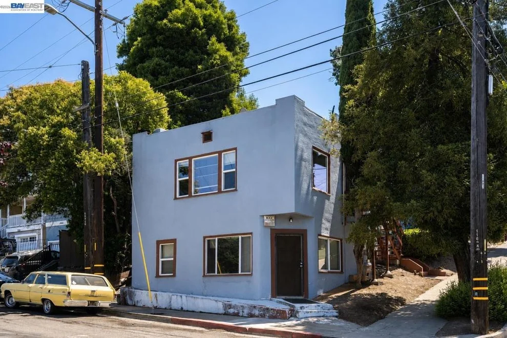 Unit for sale at 4500 San Carlos Ave, Oakland, CA 94601