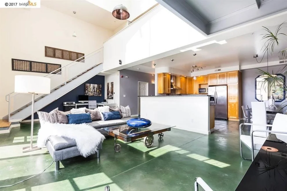Unit for sale at 850 W Grand Ave, Oakland, CA 94607