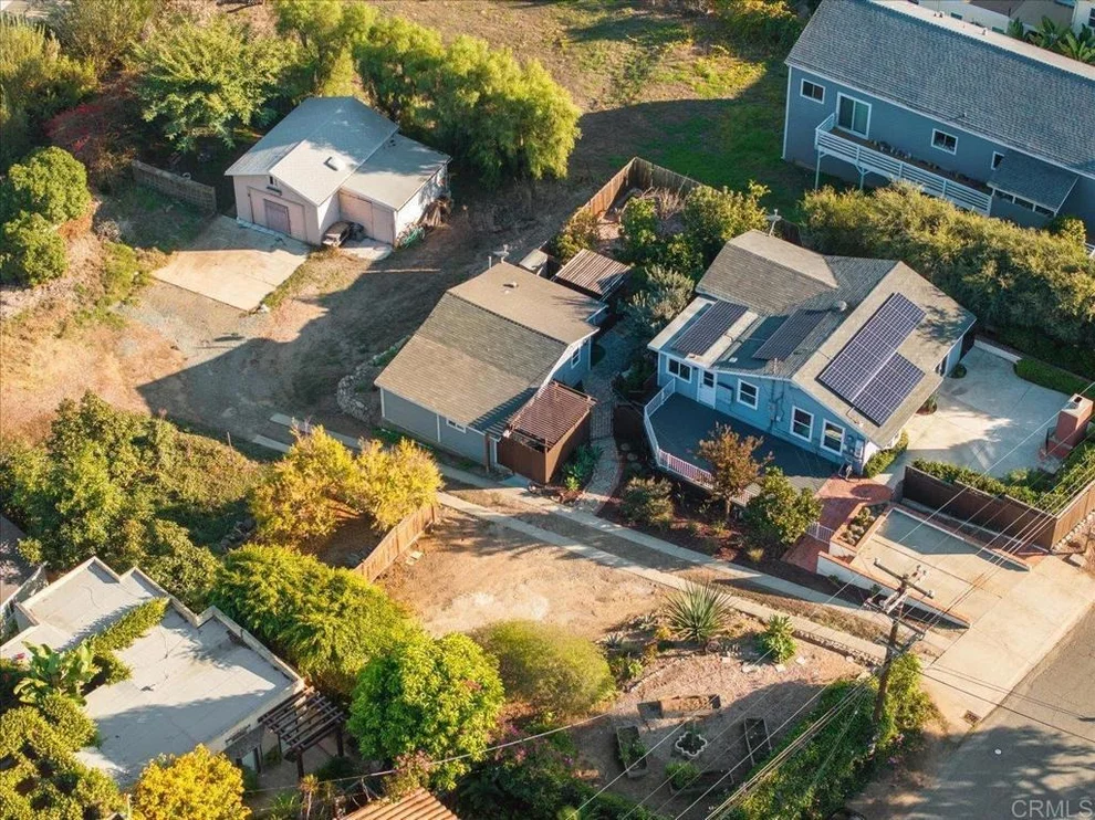 Unit for sale at 697 Ocean View Avenue, Encinitas, CA 92024