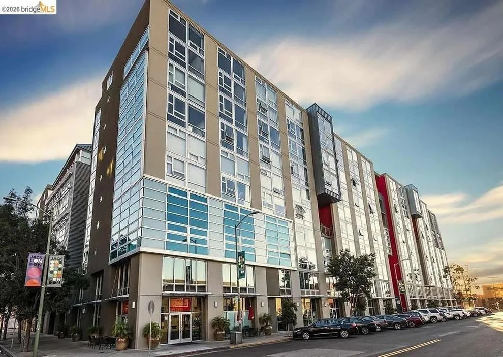 Unit for sale at 311 Oak St, Oakland, CA 94607