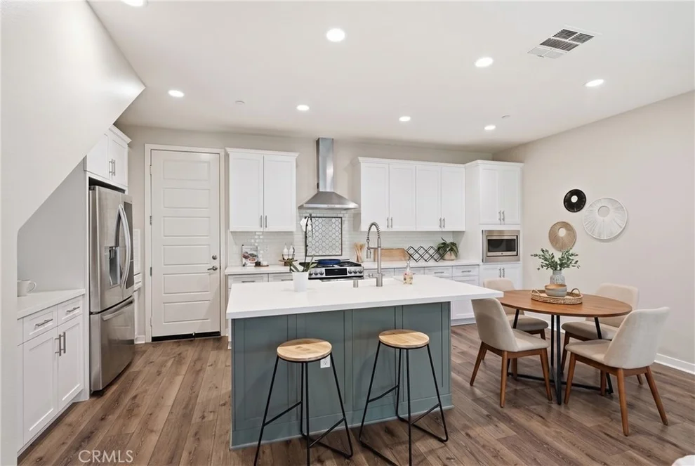 Unit for sale at 19540 Astor, Northridge, CA 91324