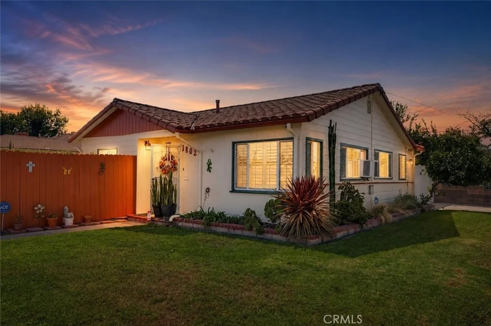 Unit for sale at 1802 E 53rd, Long Beach, CA 90805