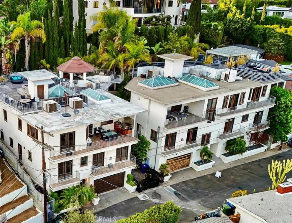 Unit for sale at 8827 Evanview, Los Angeles, CA 90069