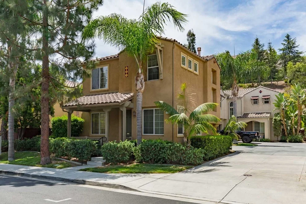 Unit for sale at 916 Mira Lago Way, San Marcos, CA 92078