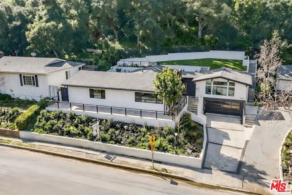 Unit for sale at 3873 Royal Woods Drive, Sherman Oaks, CA 91403