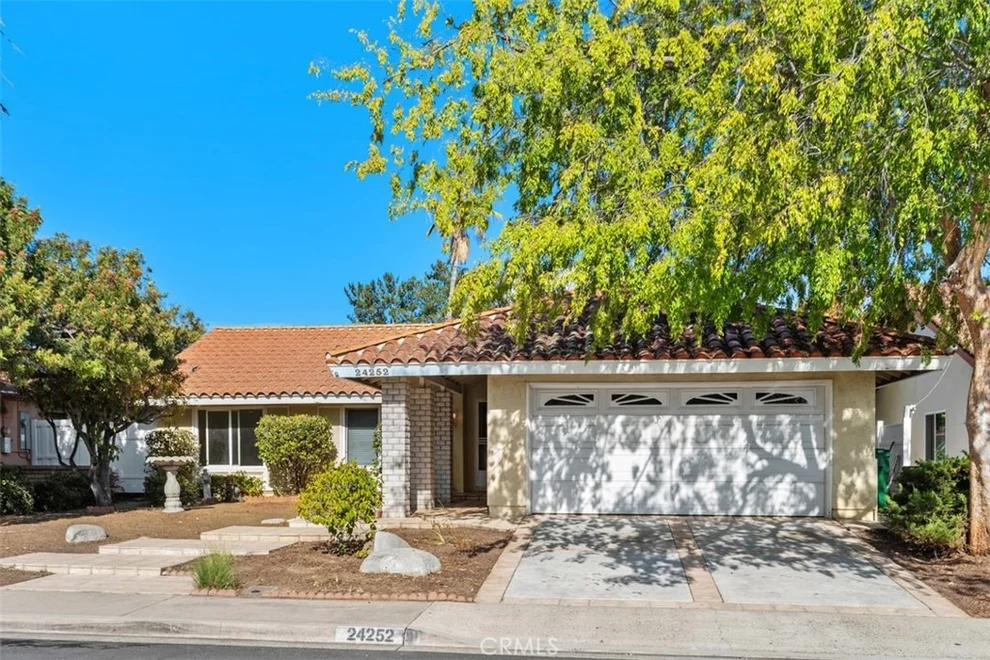 Unit for sale at 24252 Chrisanta, Mission Viejo, CA 92691