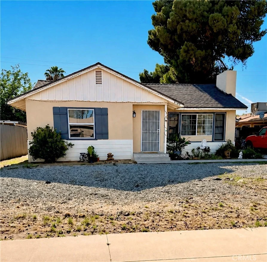Unit for sale at 409 S Harvard Street, Hemet, CA 92543