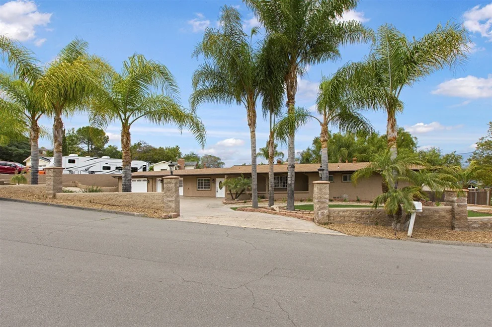 Unit for sale at 8945 Paradise Park Dr, Lakeside, CA 92040