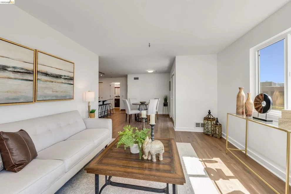 Unit for sale at 6400 Christie Ave, Emeryville, CA 94608