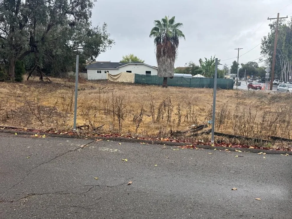 Unit for sale at 347 W Los Angeles Drive, Vista, CA 92083