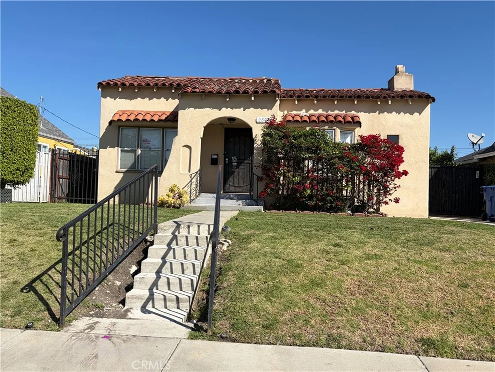 Unit for sale at 2303 W 75th Street, Los Angeles, CA 90043