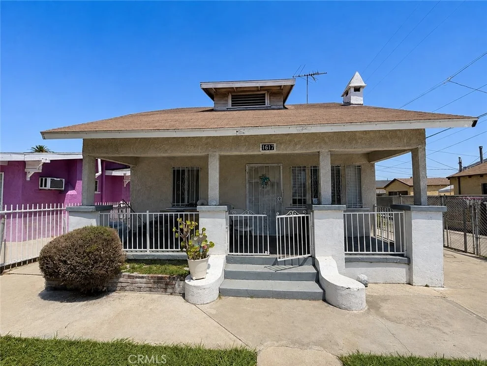 Unit for sale at 1617 W 58th, Los Angeles, CA 90062
