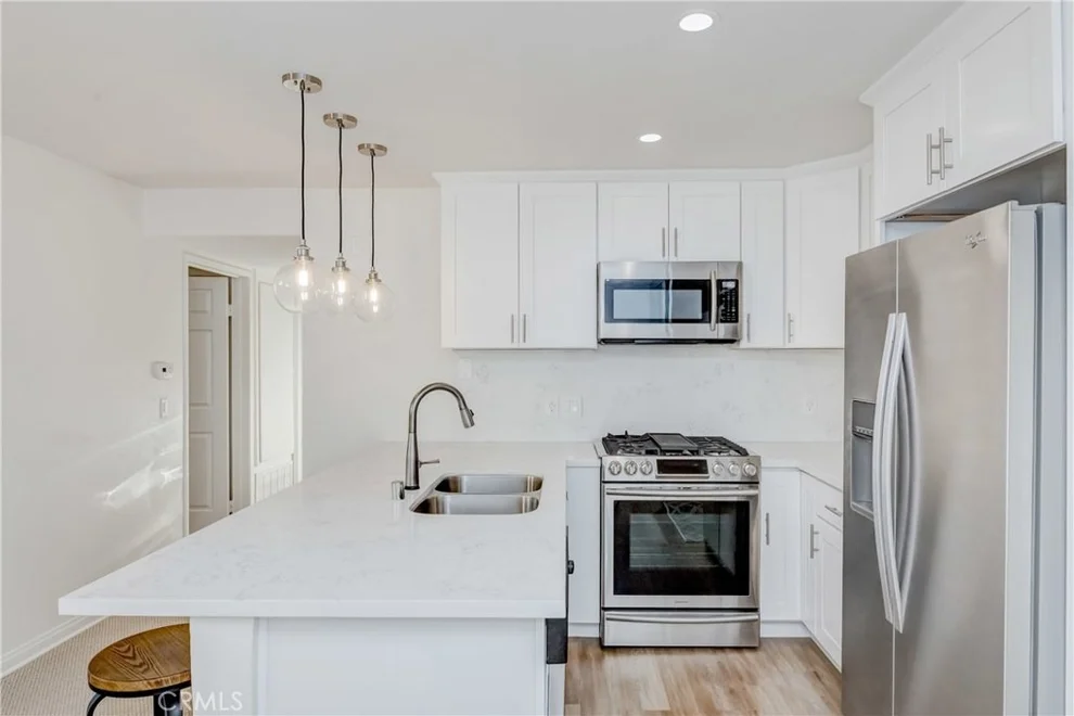 Unit for sale at 5535 Canoga Avenue, Woodland Hills, CA 91367
