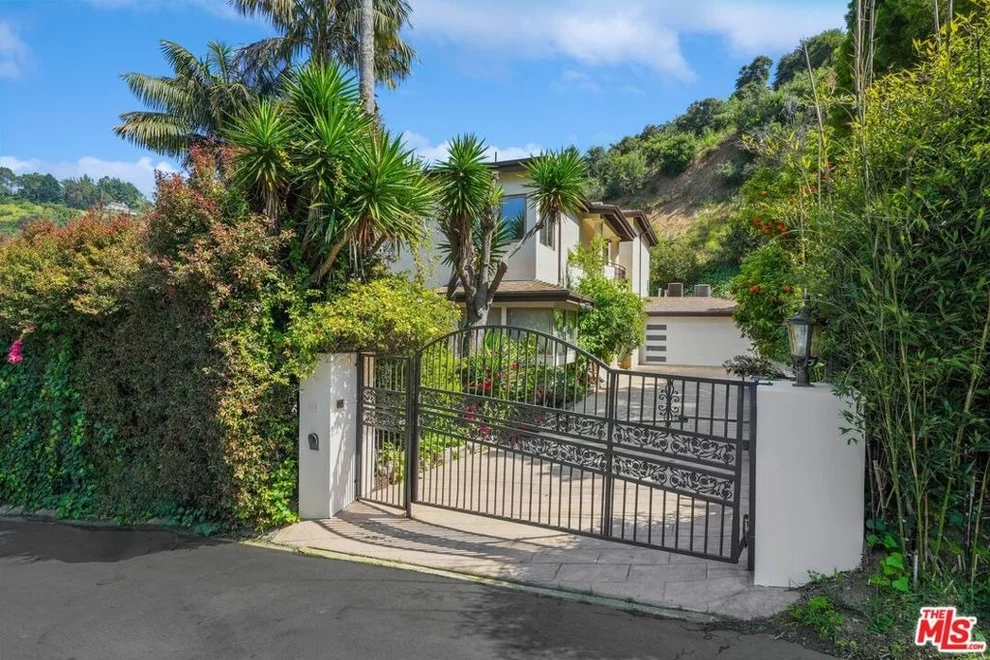 Unit for sale at 9580 Shirley Lane, Beverly Hills, CA 90210