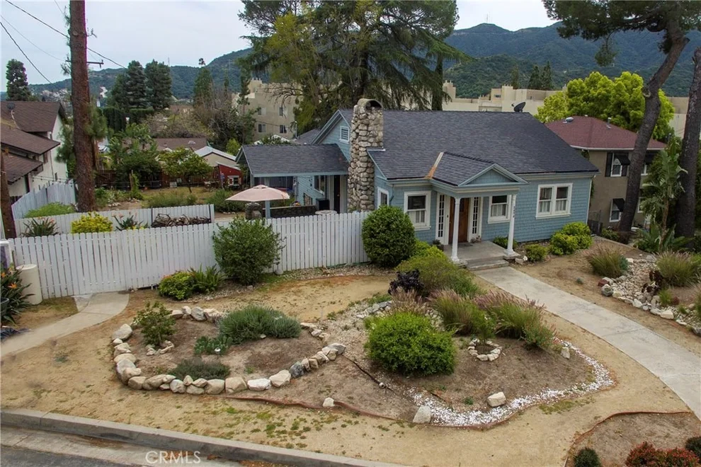 Unit for sale at 2850 Mayfield Avenue, La Crescenta, CA 91214