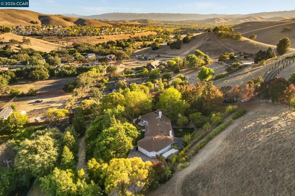 Unit for sale at 1450 Lawrence Rd, Danville, CA 94506