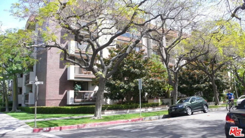 Unit for sale at 324 N Palm Drive, Beverly Hills, CA 90210