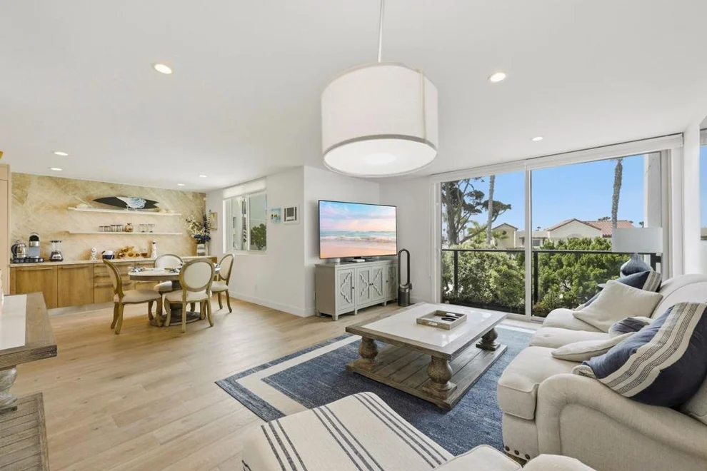 Unit for sale at 909 Coast, La Jolla, CA 92037