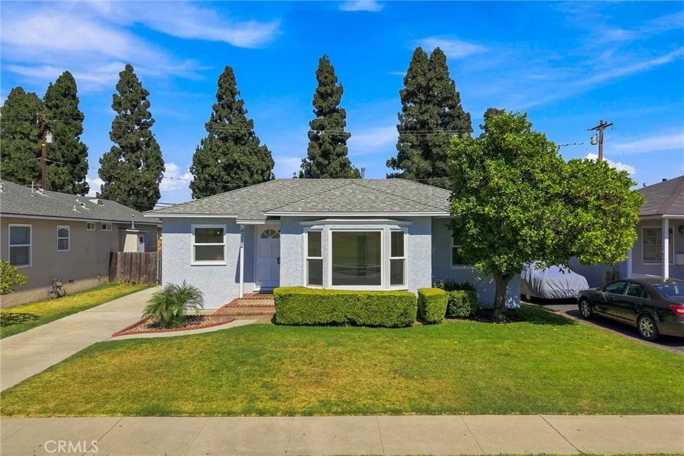 Unit for sale at 4312 Lomina, Lakewood, CA 90713