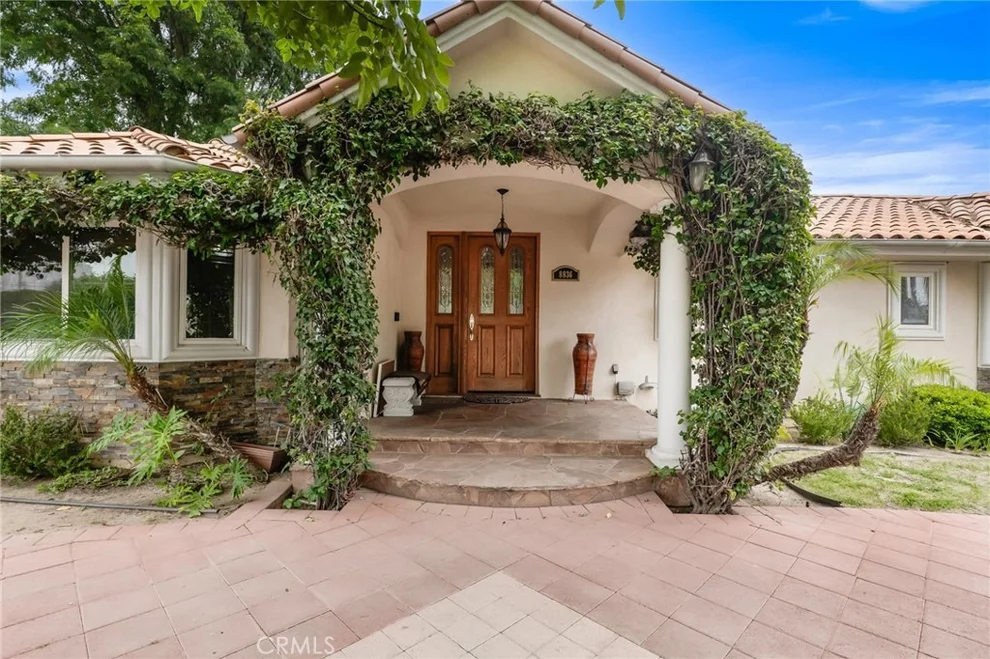 Unit for sale at 8836 Enfield Avenue, Sherwood Forest, CA 91325