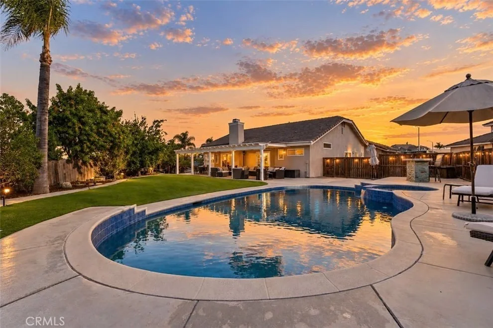 Unit for sale at 25586 Corte Colina, Murrieta, CA 92563