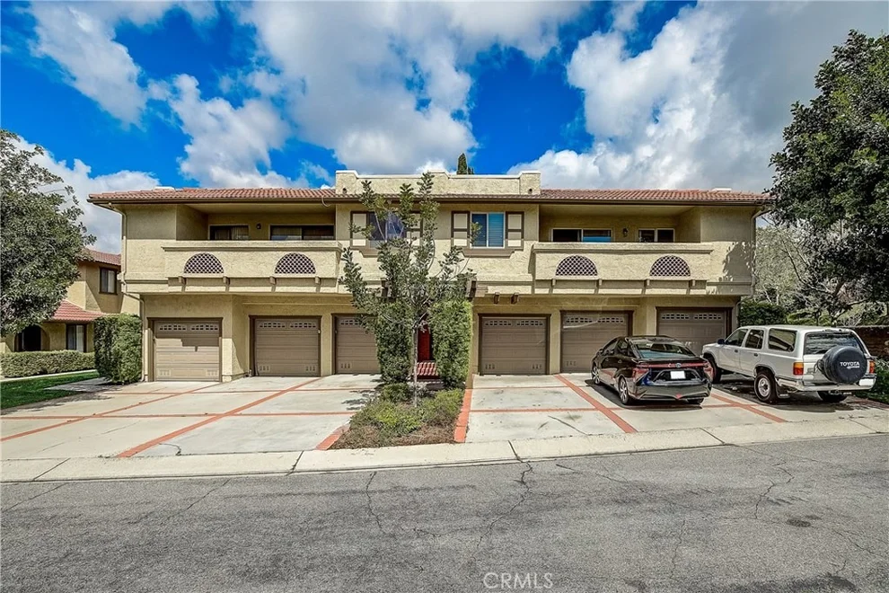 Unit for sale at 25297 Tanoak Lane, Lake Forest, CA 92630