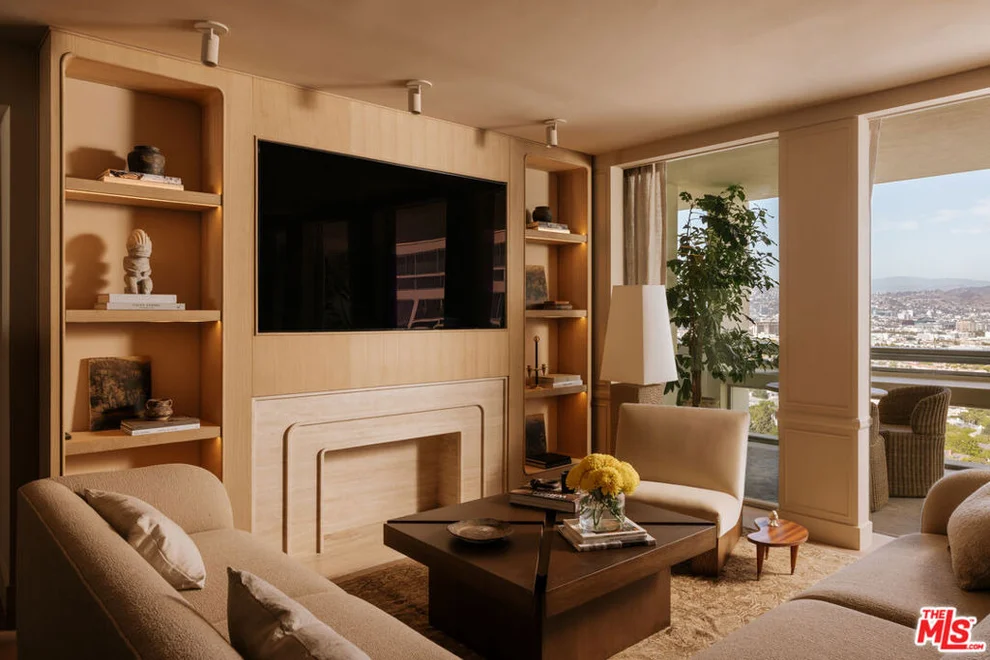 Unit for sale at 2220 Avenue Of The Stars, Los Angeles, CA 90067