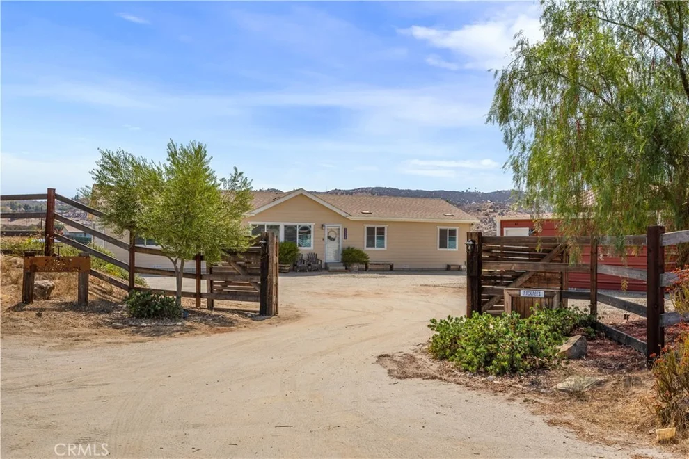 Unit for sale at 22225 Purple Sage, Nuevo, CA 92567