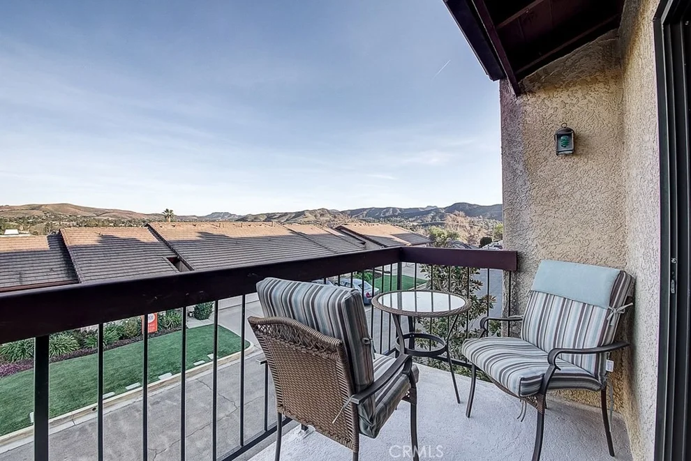 Unit for sale at 857 Warwick Avenue, Thousand Oaks, CA 91360