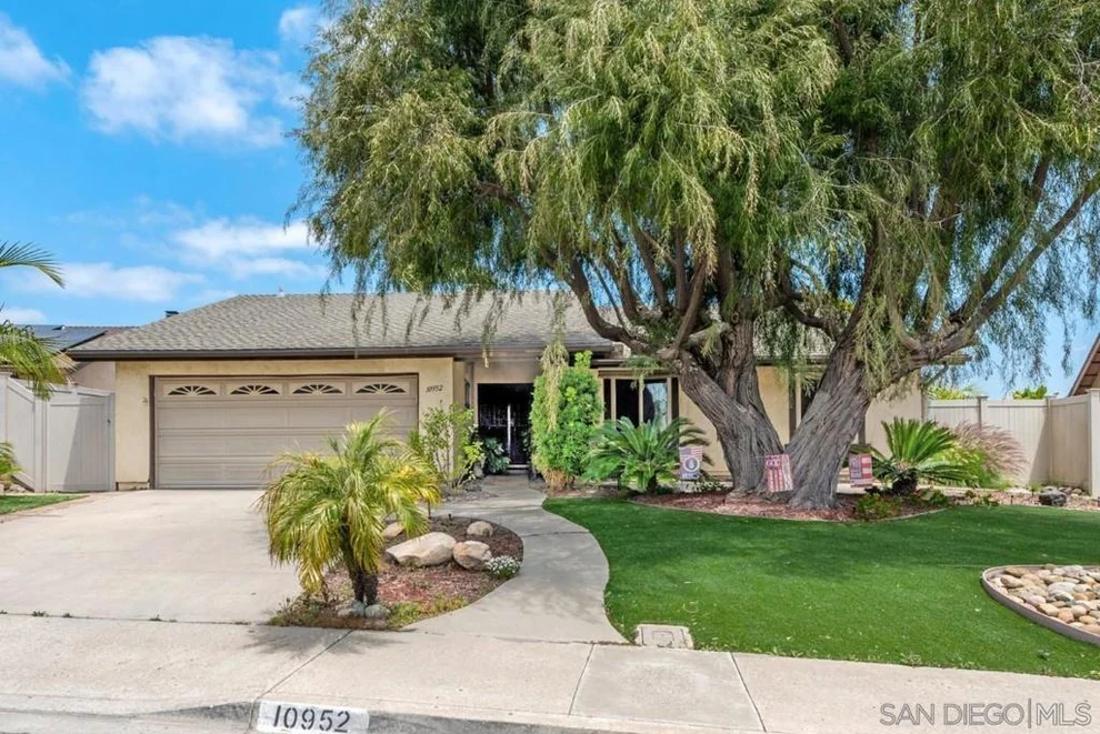 Unit for sale at 10952 Avenida Roberta, Spring Valley, CA 91978