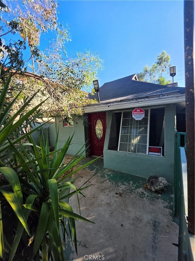 Unit for sale at 5925 Whitnall Highway, Los Angeles, CA 91601