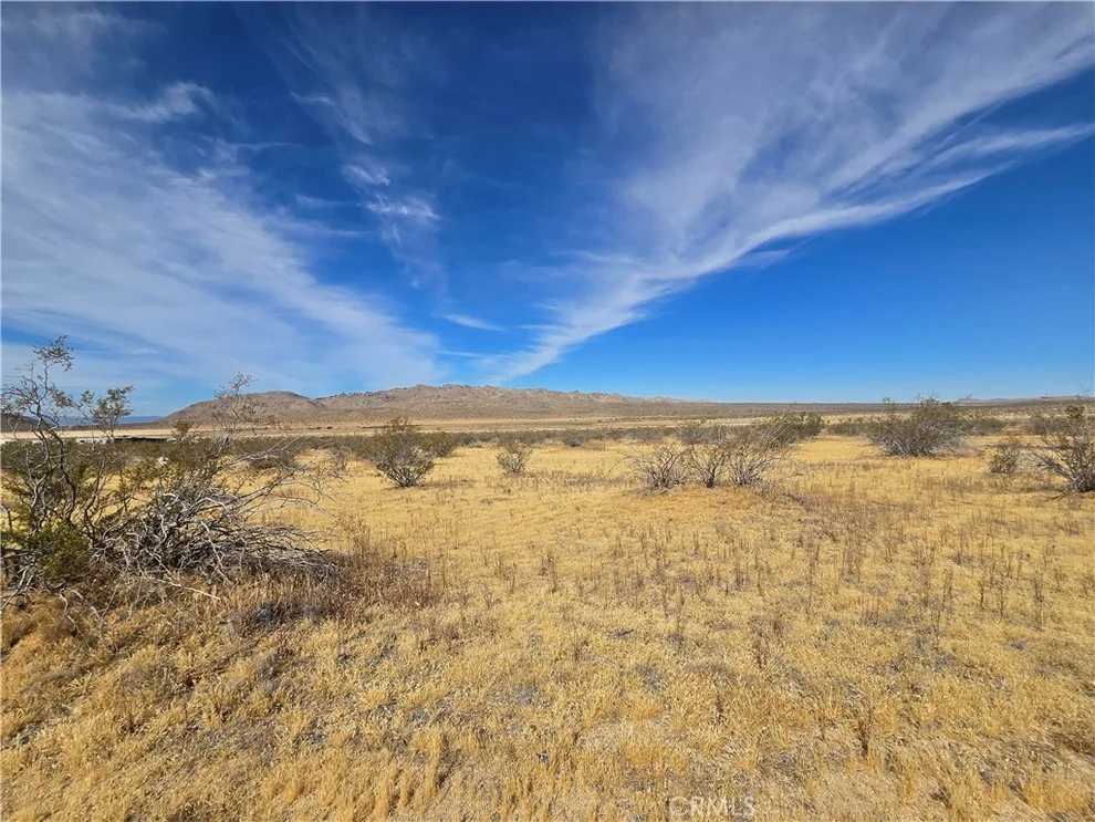 Unit for sale at 0 Oldenberg Rd  0464-022-15, Apple Valley, CA 92307