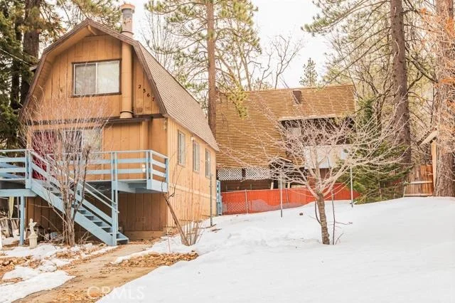 Unit for sale at 2367 Spruce Drive, Running Springs, CA 92382
