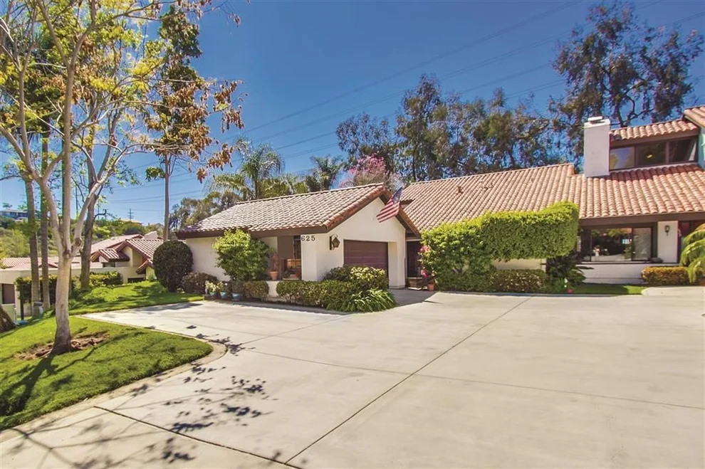 Unit for sale at 625 Camino Ynez, Solana Beach, CA 92075