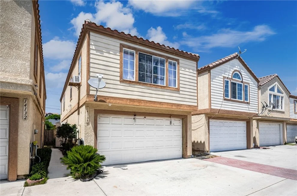 Unit for sale at 14134 Orizaba, Paramount, CA 90723