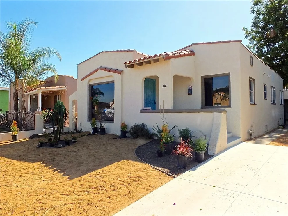 Unit for sale at 918 E 84th Place, Los Angeles, CA 90001