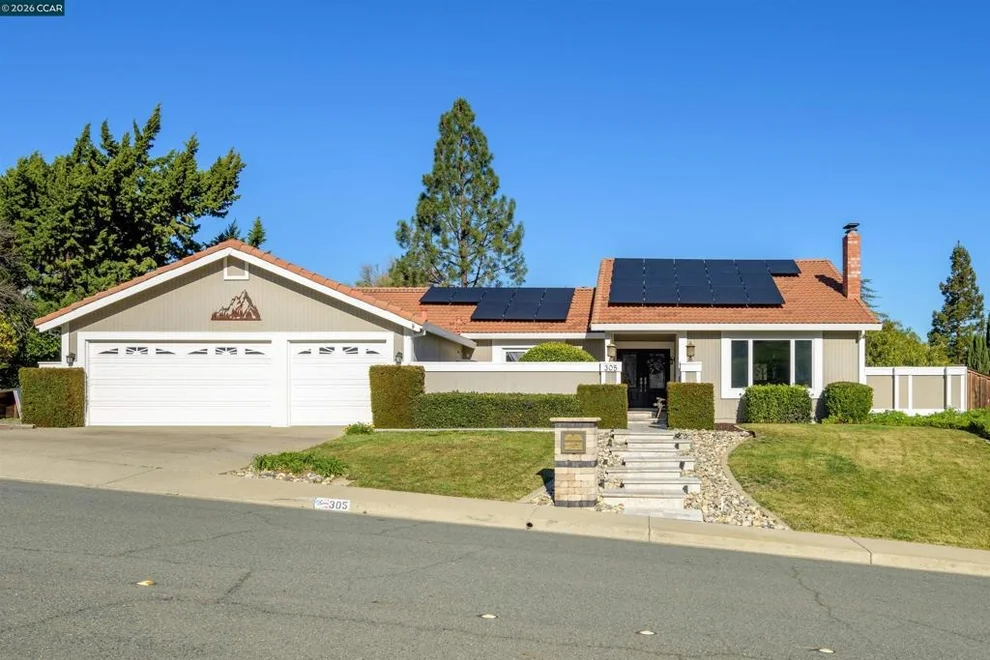 Unit for sale at 305 Mountaire Pkwy, Clayton, CA 94517