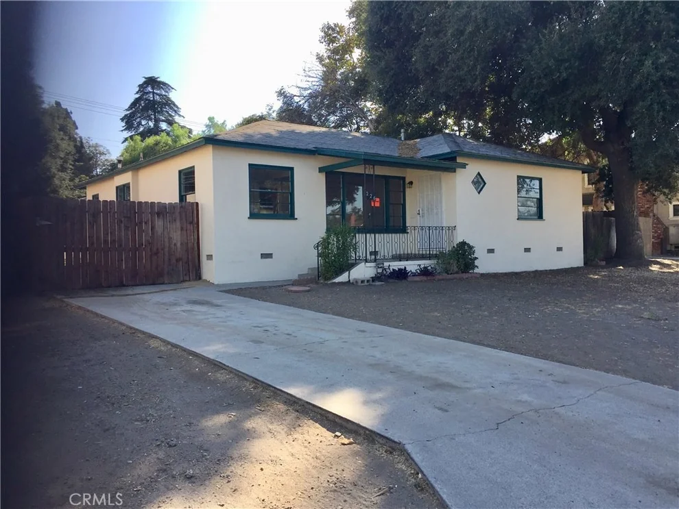 Unit for sale at 226 E Olive Street, Corona, CA 92879