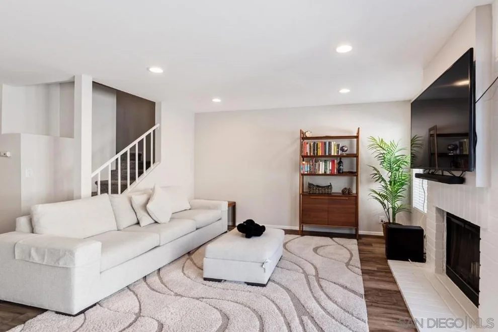 Unit for sale at 3731 Caminito Carmel Lndg, San Diego, CA 92130