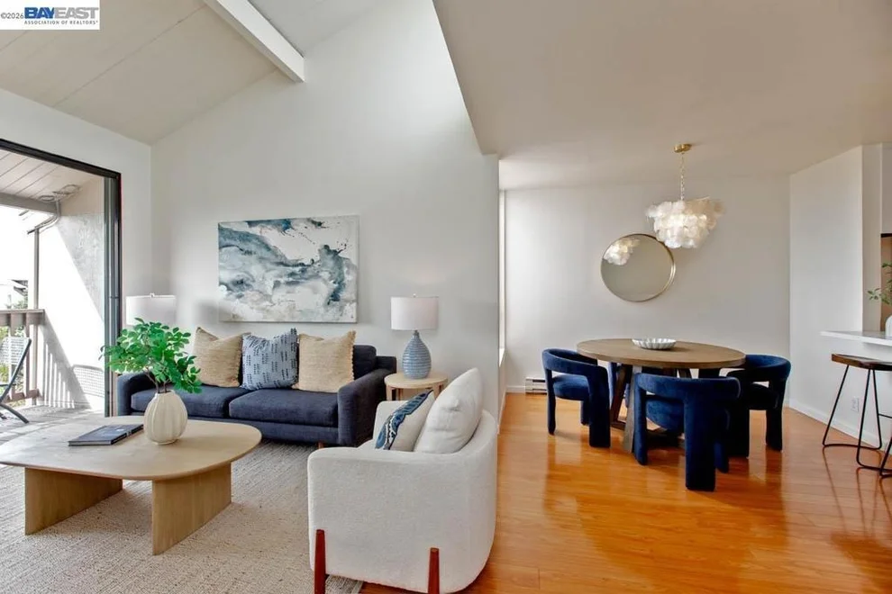 Unit for sale at 2101 Shoreline Dr, Alameda, CA 94501